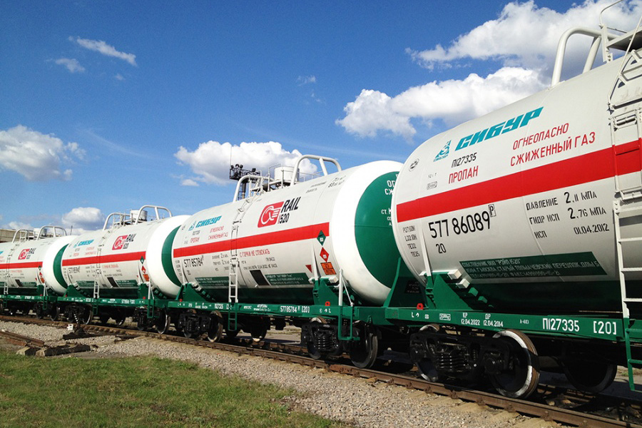Tank car designed to transport LPG and oil and petroleum products, car model 15-1780, Sibur-Trans